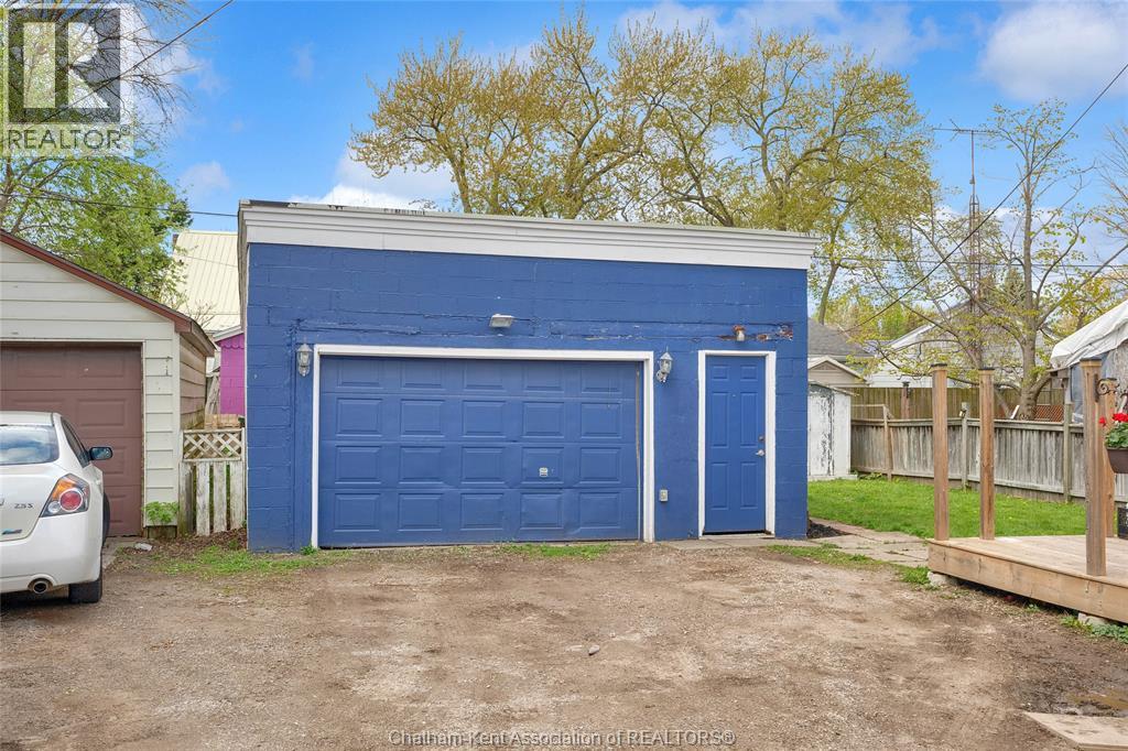 14 McNaughton AVENUE - 29