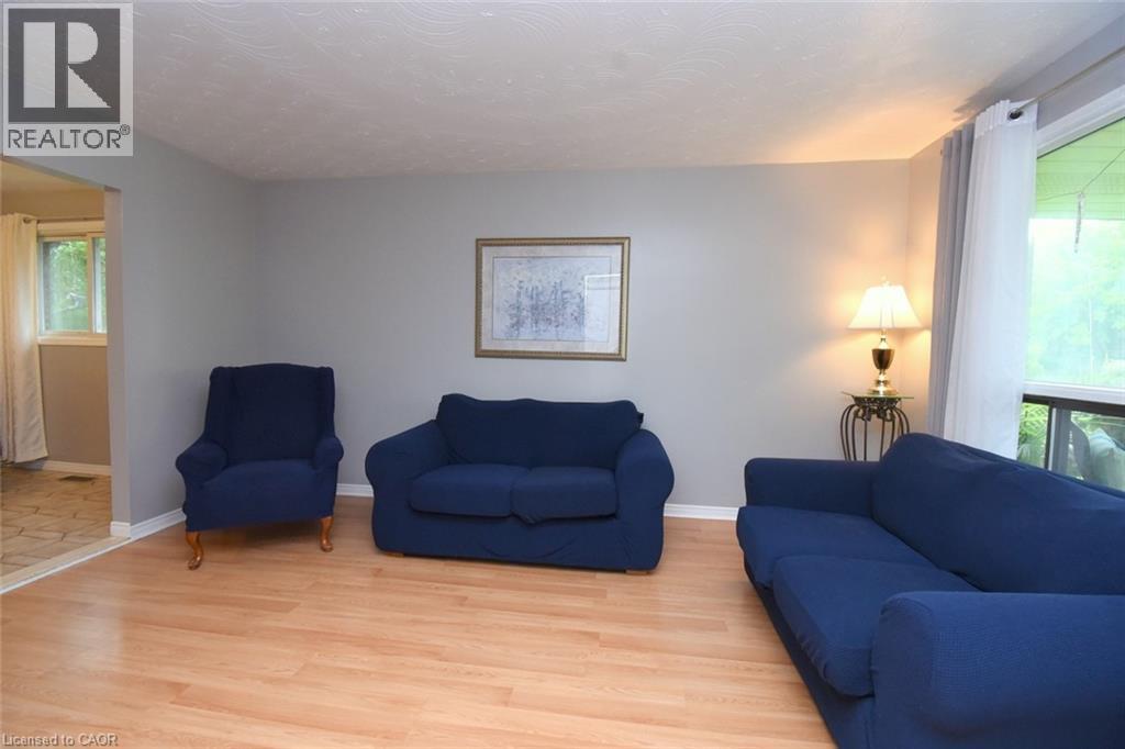 64 WINNETT Street N - 30