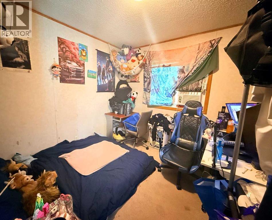 28, 1609 14 Street - 3