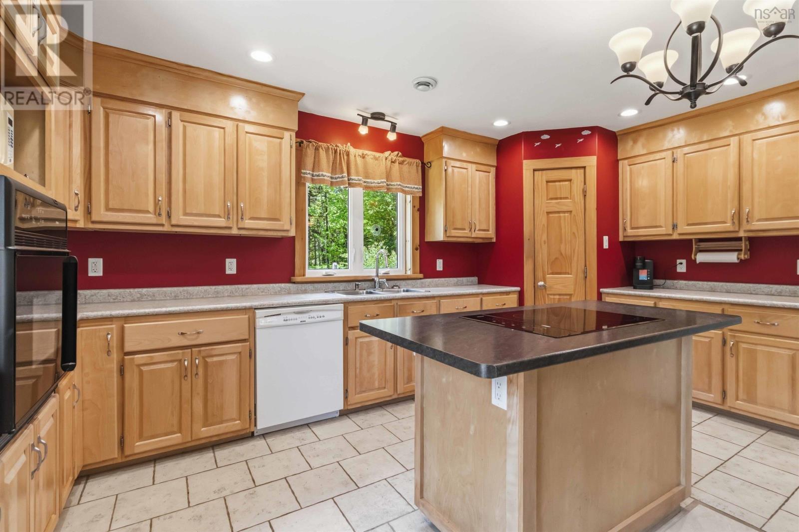 Property 20 of 33 of 1053 Cornwall Road