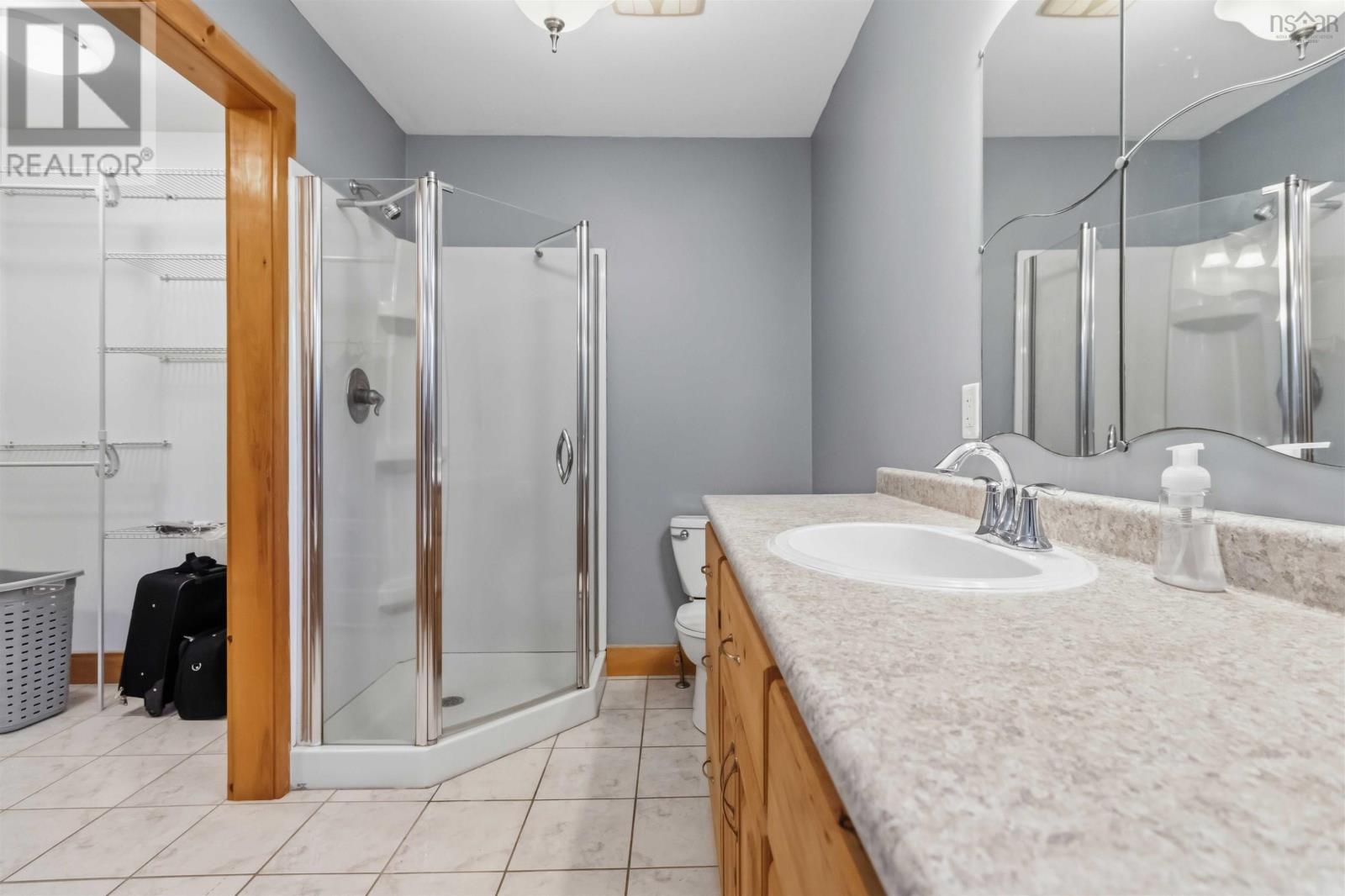 Property 28 of 33 of 1053 Cornwall Road