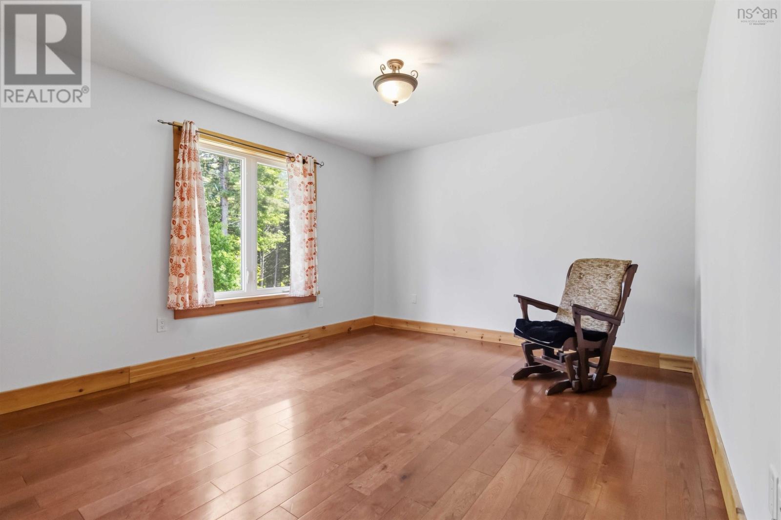 Property 30 of 33 of 1053 Cornwall Road