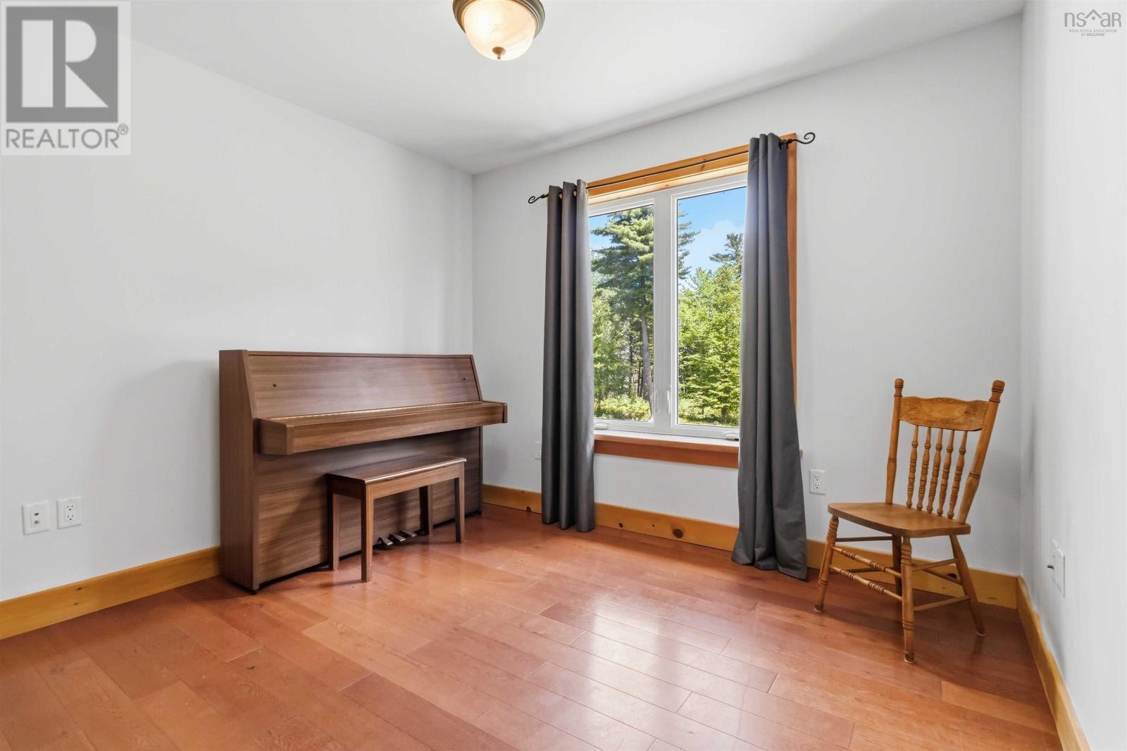 Property 31 of 33 of 1053 Cornwall Road