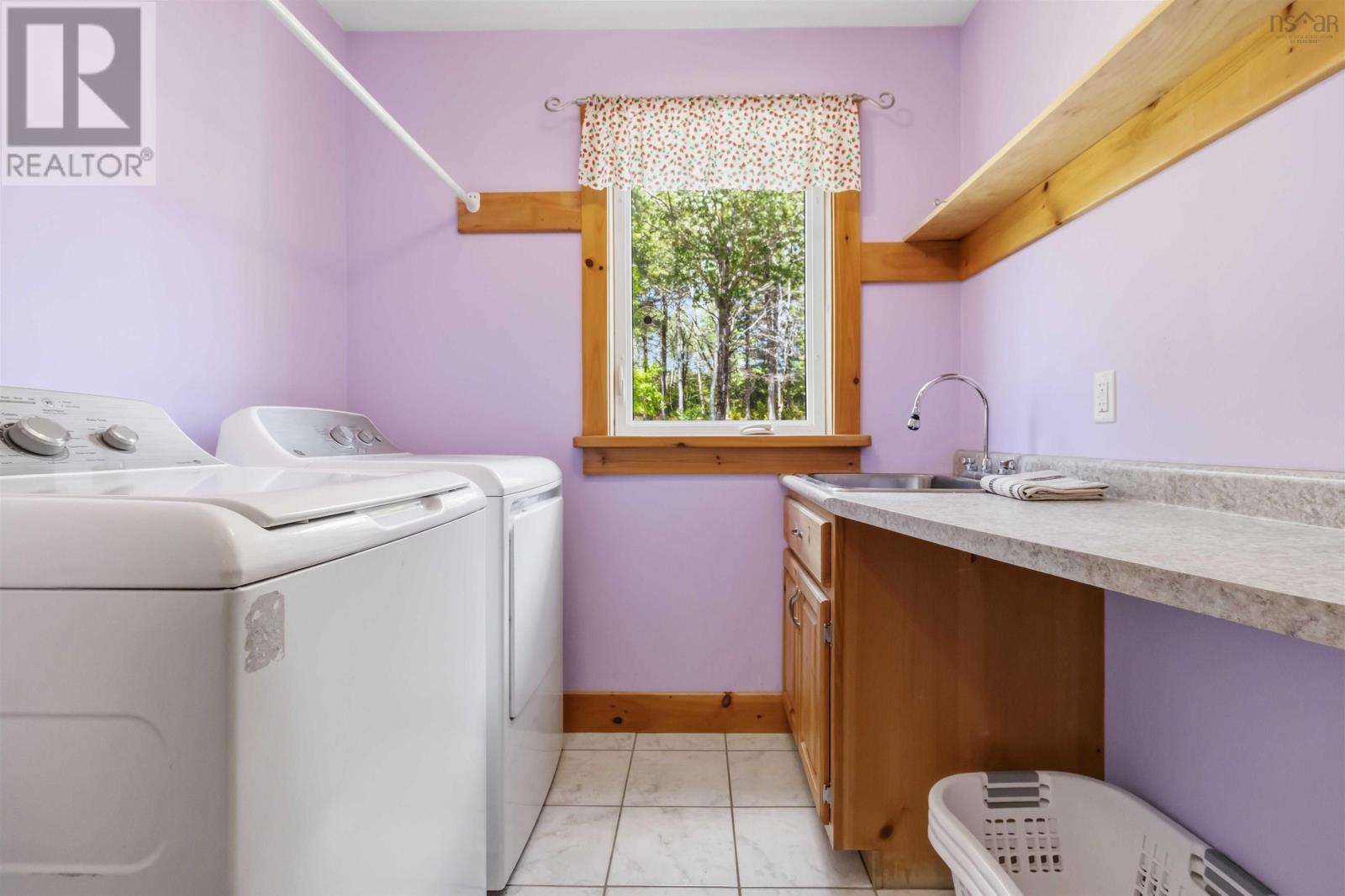 Property 32 of 33 of 1053 Cornwall Road