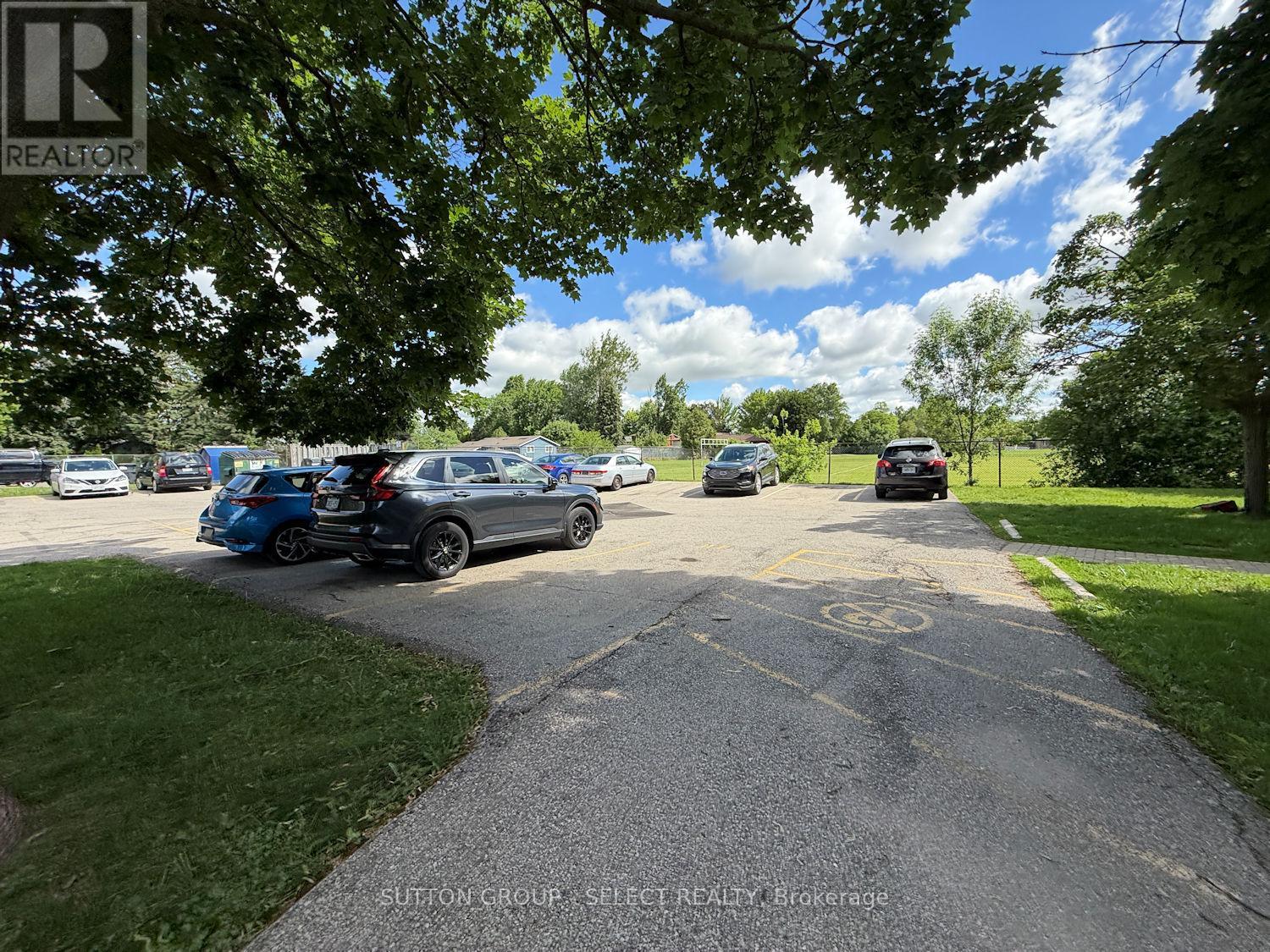 #203 80 BRECKENRIDGE DRIVE - 17