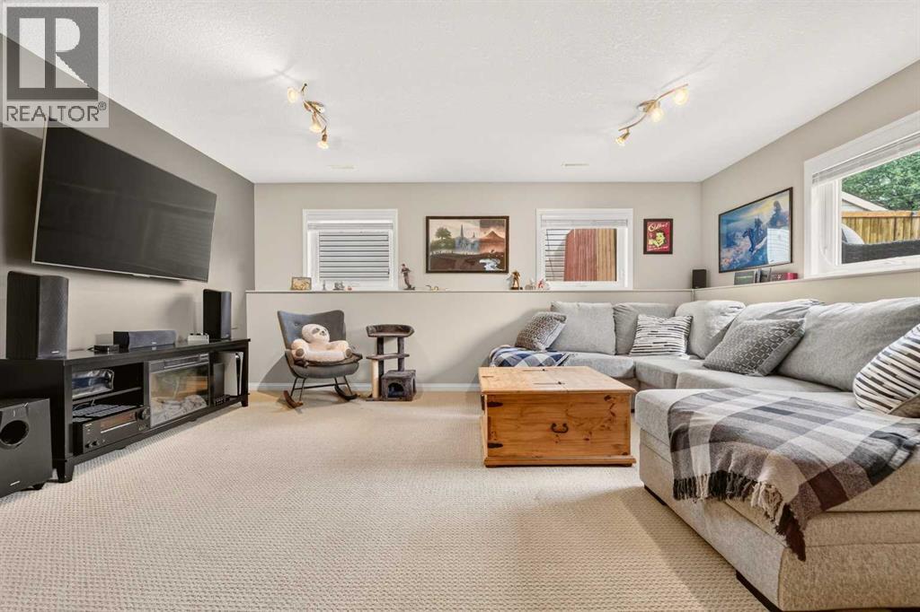 382 Heritage Boulevard W — photo 33