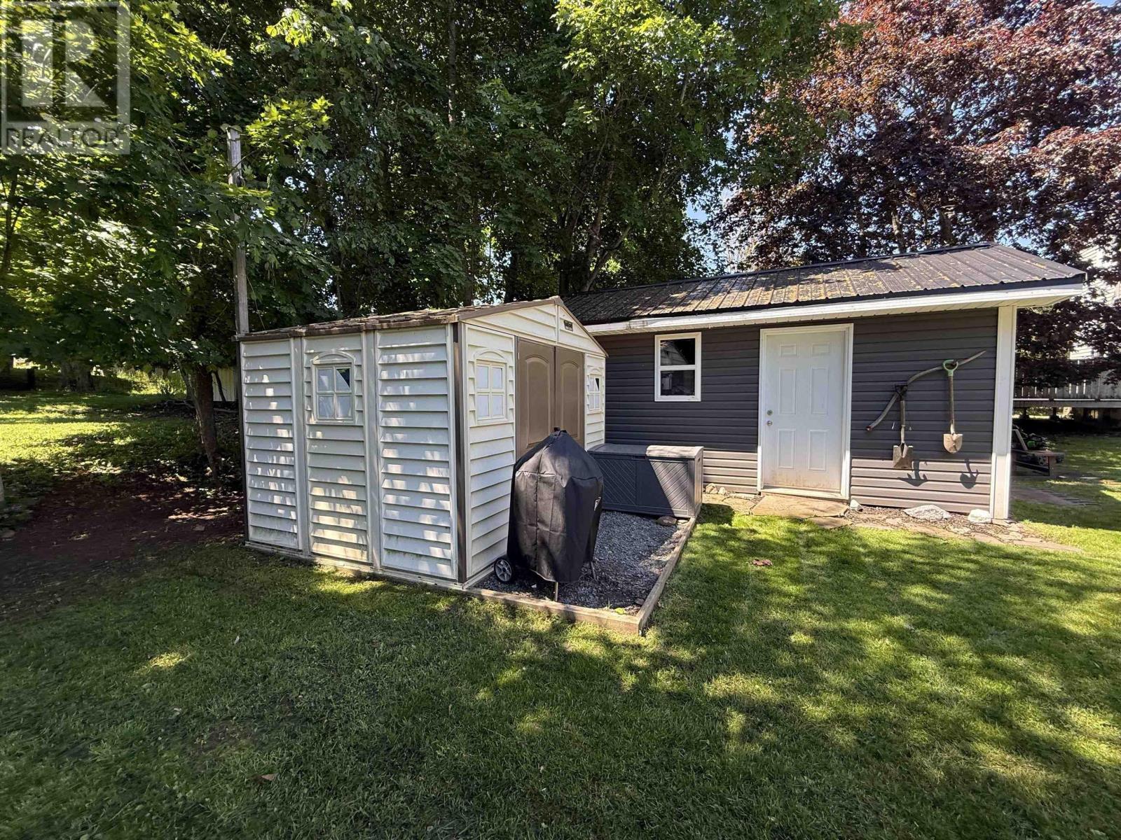 232 BRUNSWICK Street - 33