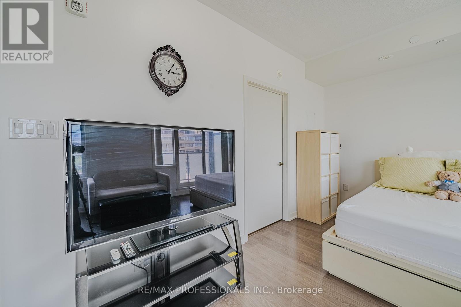 #401 5155 SHEPPARD EAST AVENUE - 12