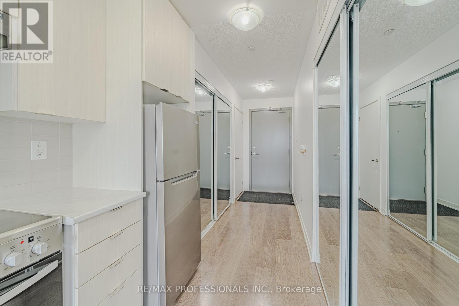 #401 5155 SHEPPARD EAST AVENUE - 5