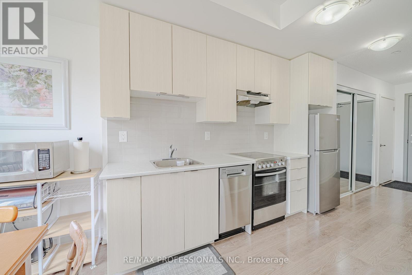 #401 5155 SHEPPARD EAST AVENUE - 8