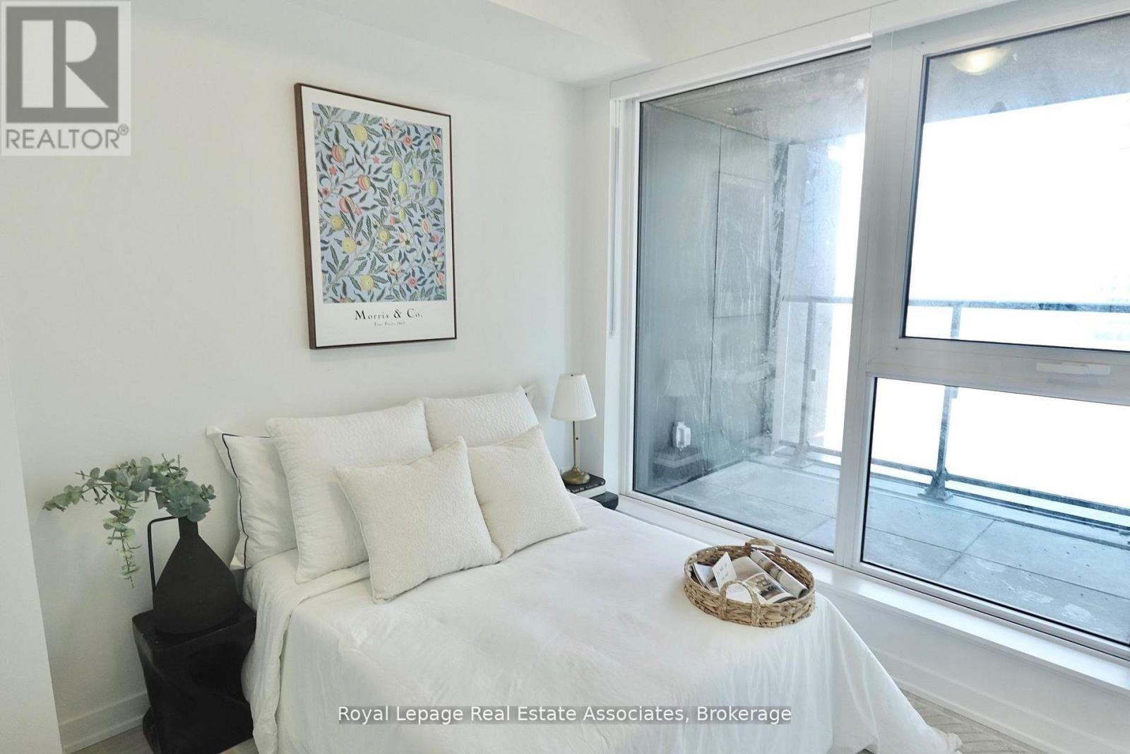 #1004 1 QUARRINGTON LANE - 9