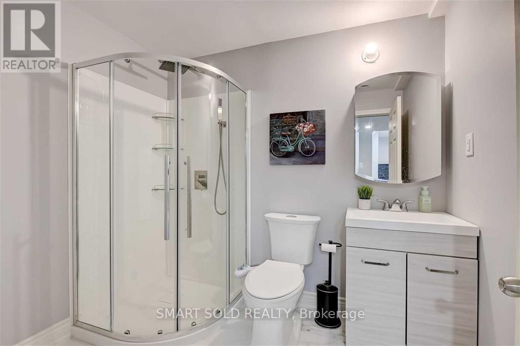 207 WALTER ENGLISH DRIVE - 19