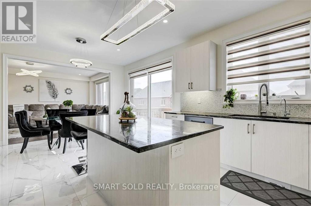 207 WALTER ENGLISH DRIVE - 7