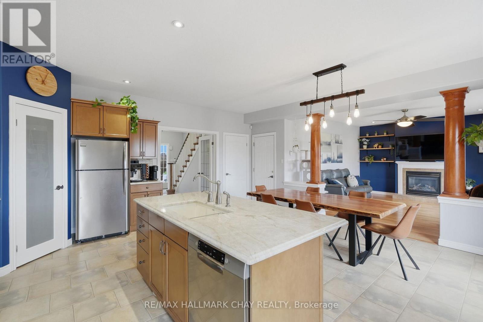 17 ARMEDA CLOW CRESCENT - 13