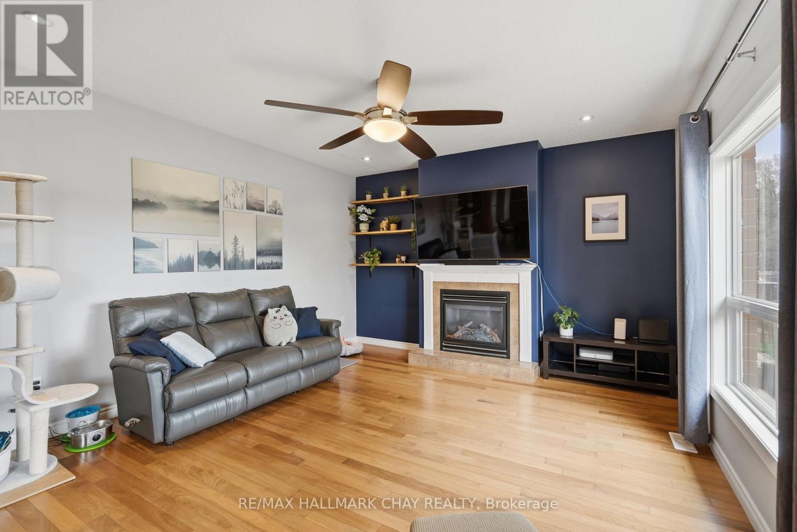 17 ARMEDA CLOW CRESCENT - 15