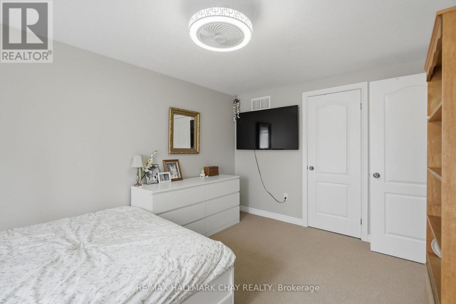 17 ARMEDA CLOW CRESCENT - 20