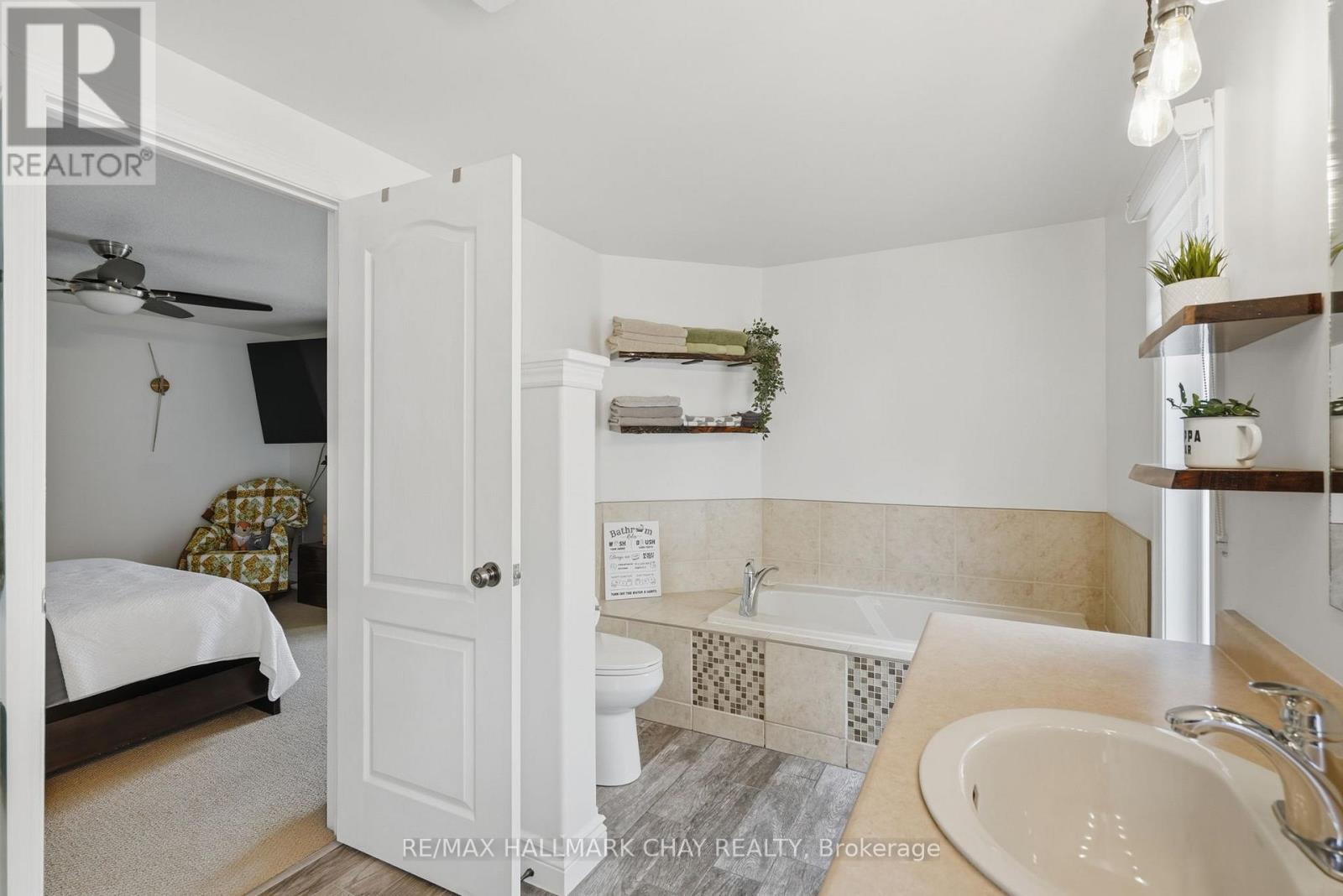 17 ARMEDA CLOW CRESCENT - 26