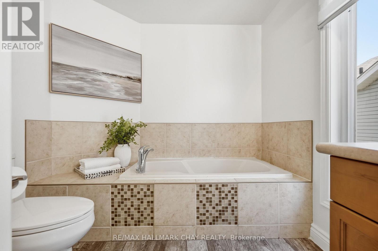 17 ARMEDA CLOW CRESCENT - 27