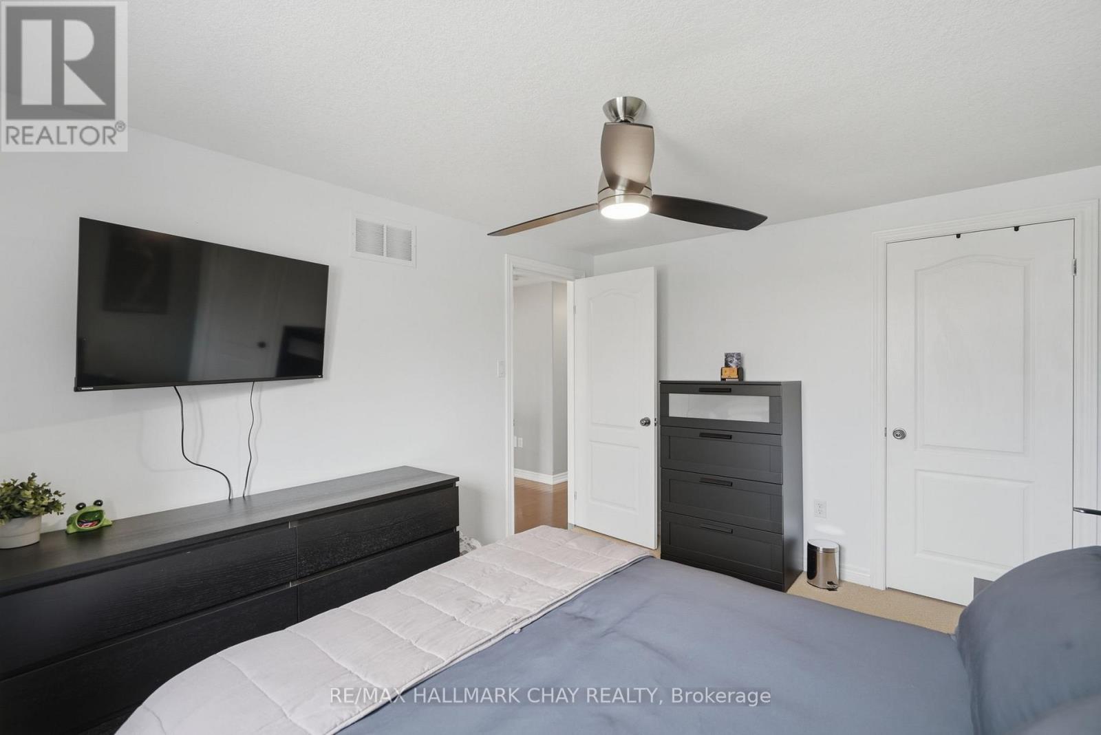 17 ARMEDA CLOW CRESCENT - 31