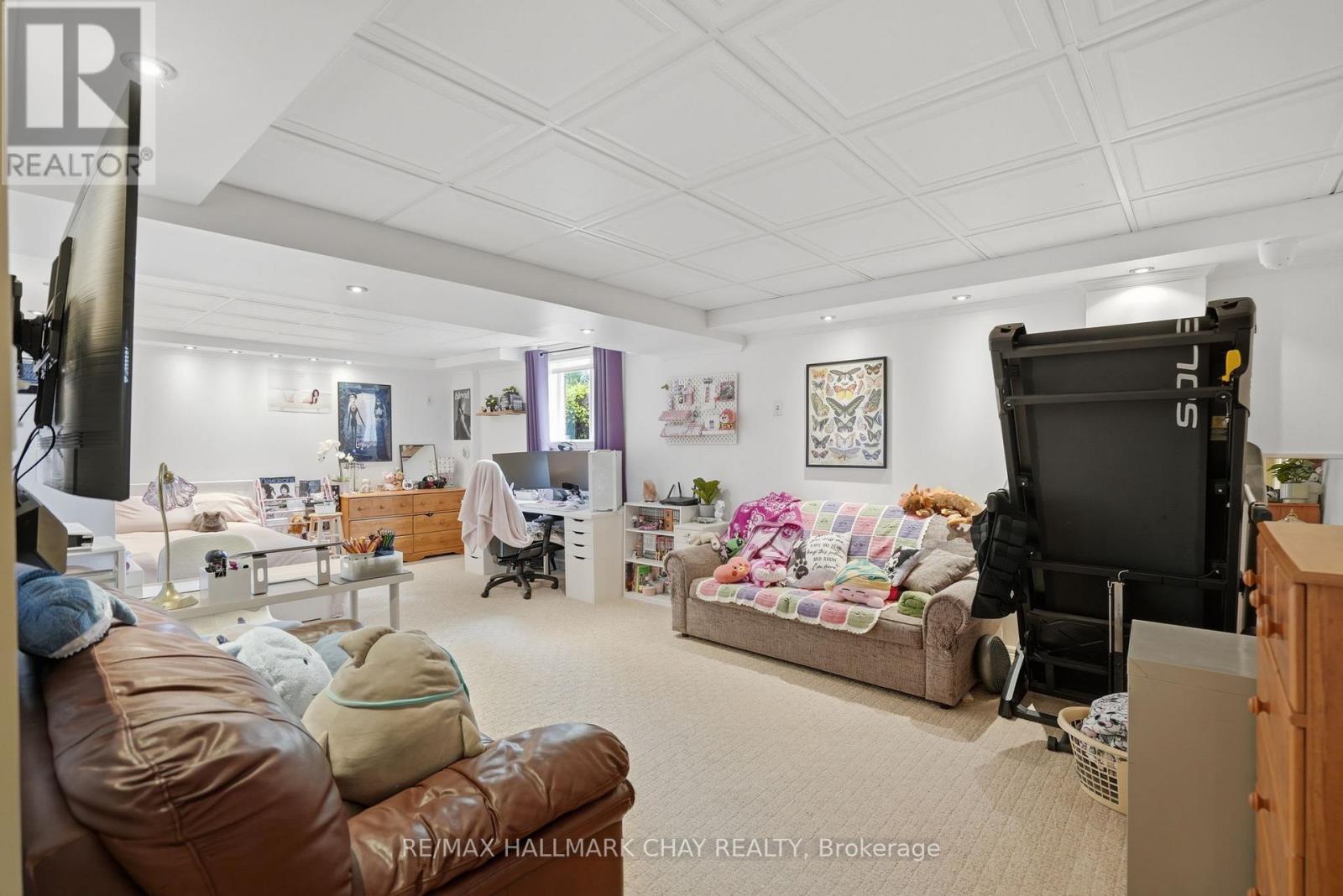 17 ARMEDA CLOW CRESCENT - 33