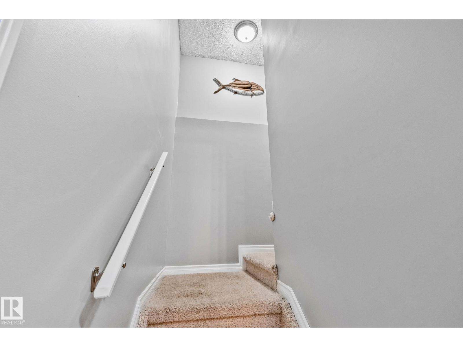 174 LAKELAND DR — photo 32