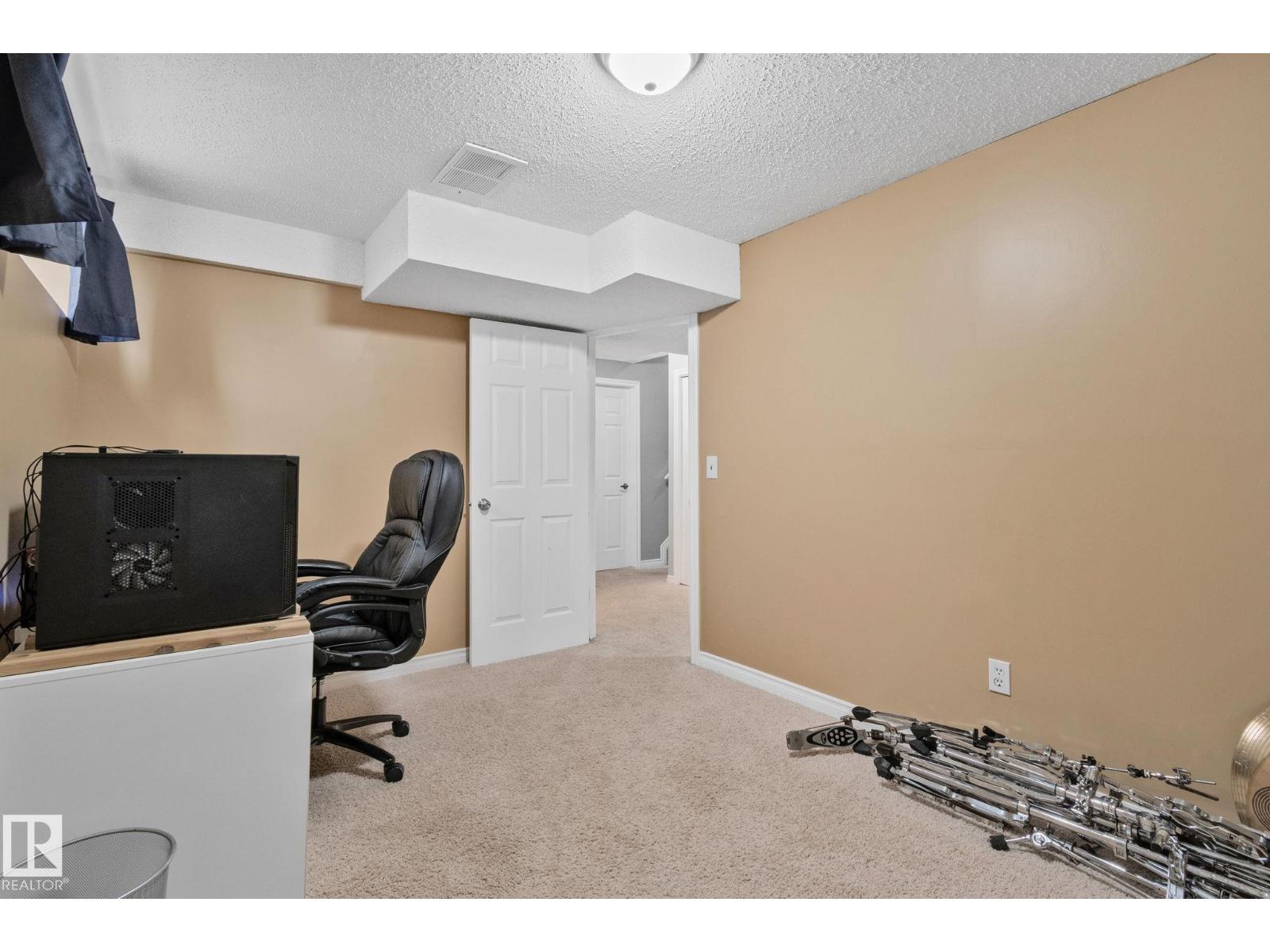 174 LAKELAND DR — photo 36