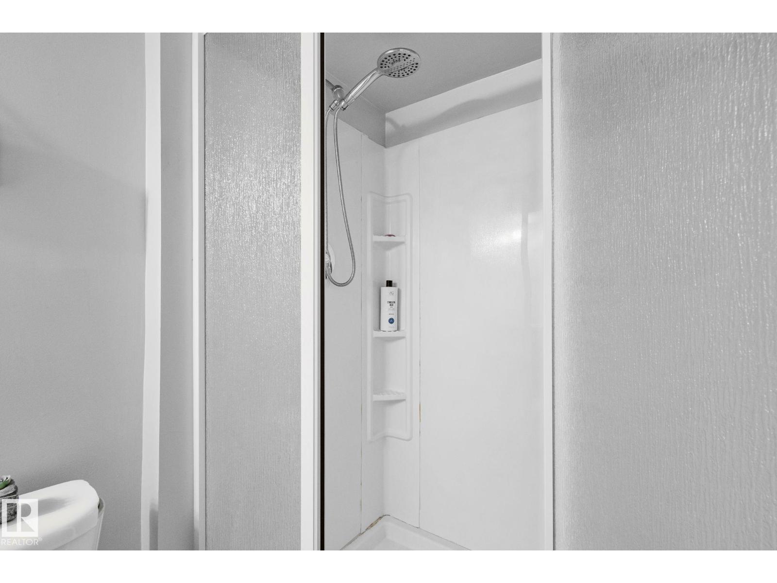 174 LAKELAND DR — photo 38