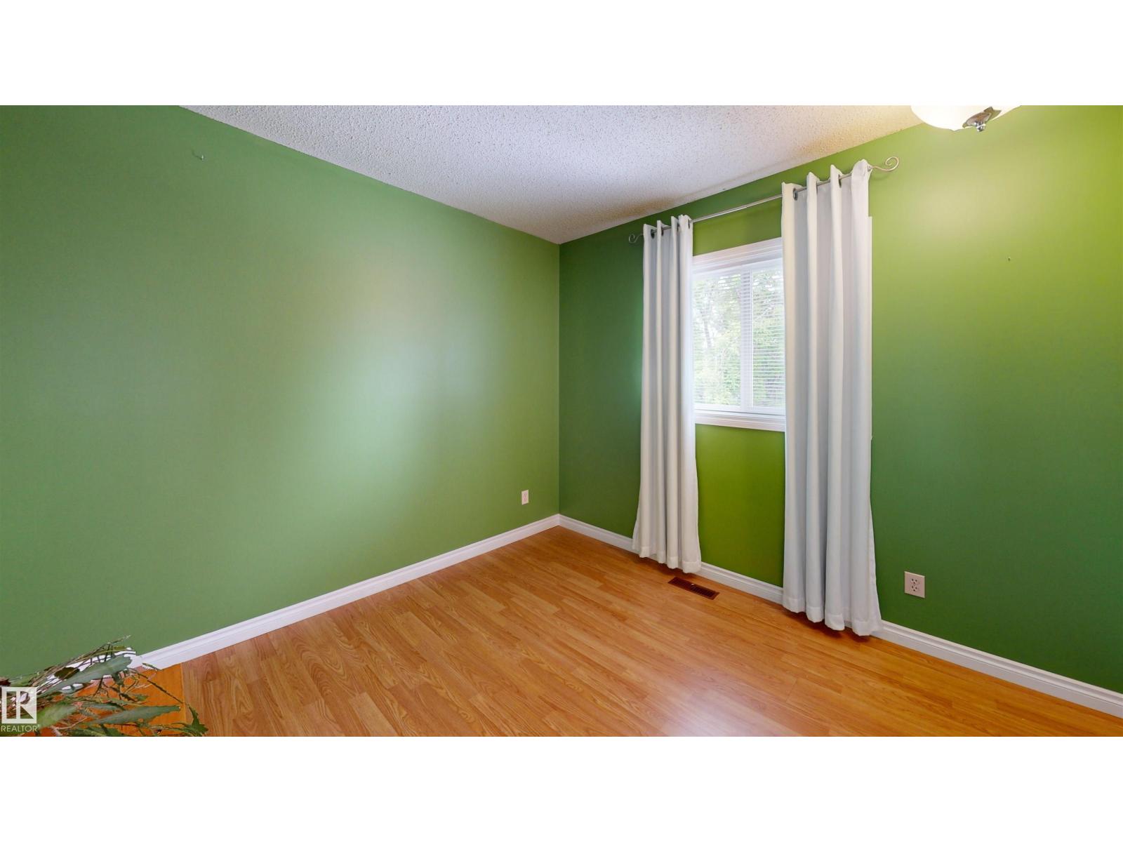 18319 58 AV NW - 22