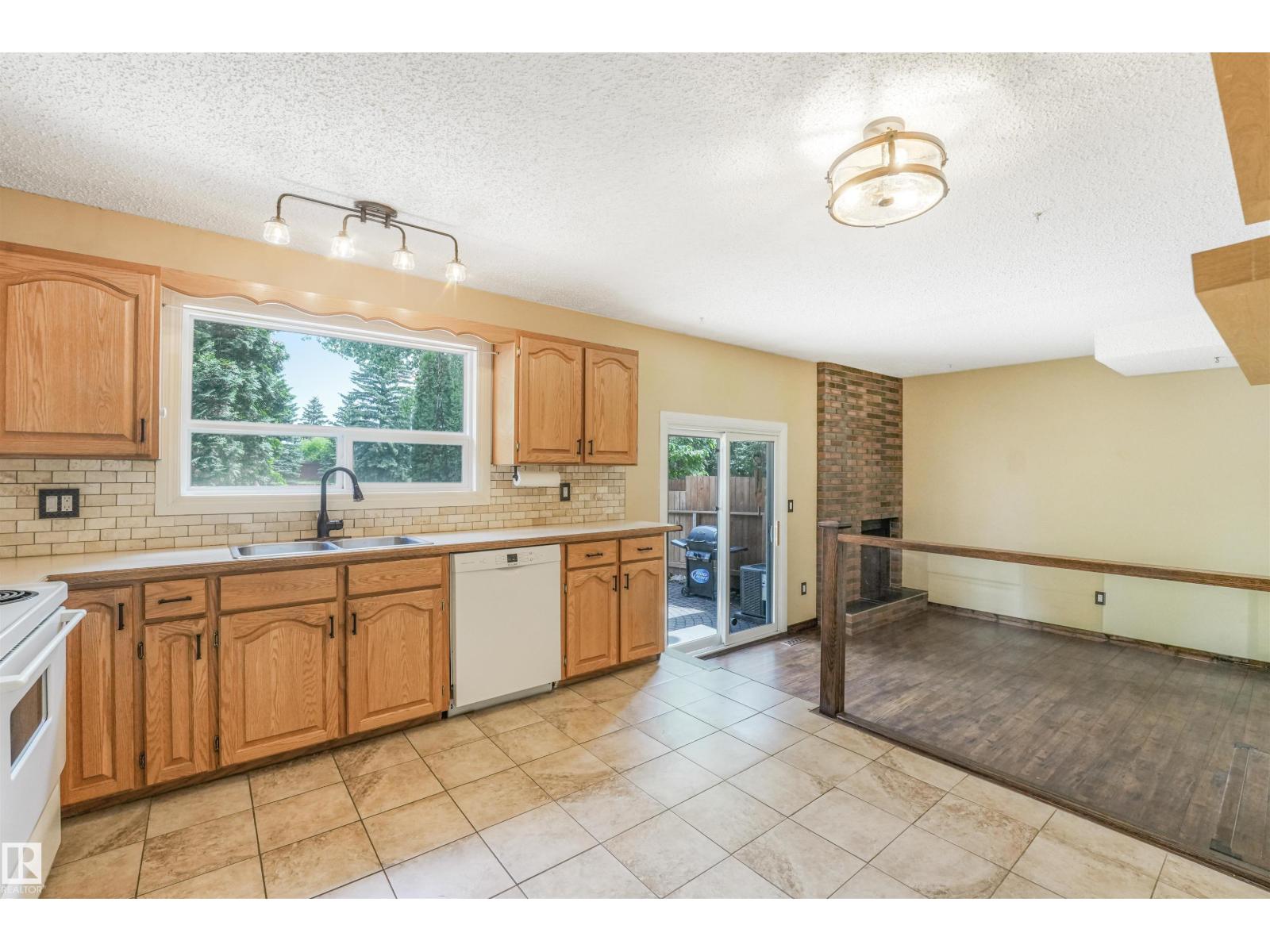 2921 130 AV NW - 8