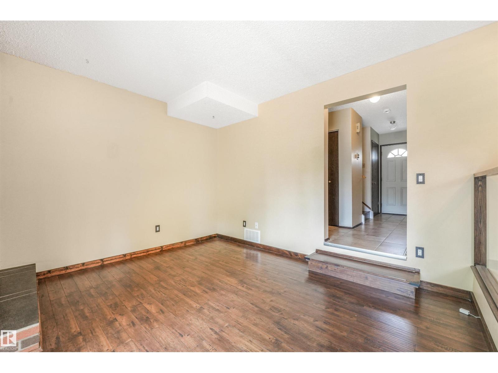 2921 130 AV NW - 11