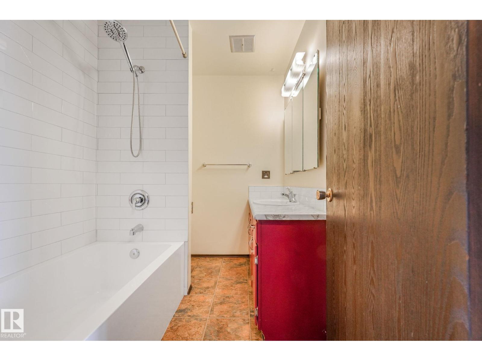 2921 130 AV NW - 27