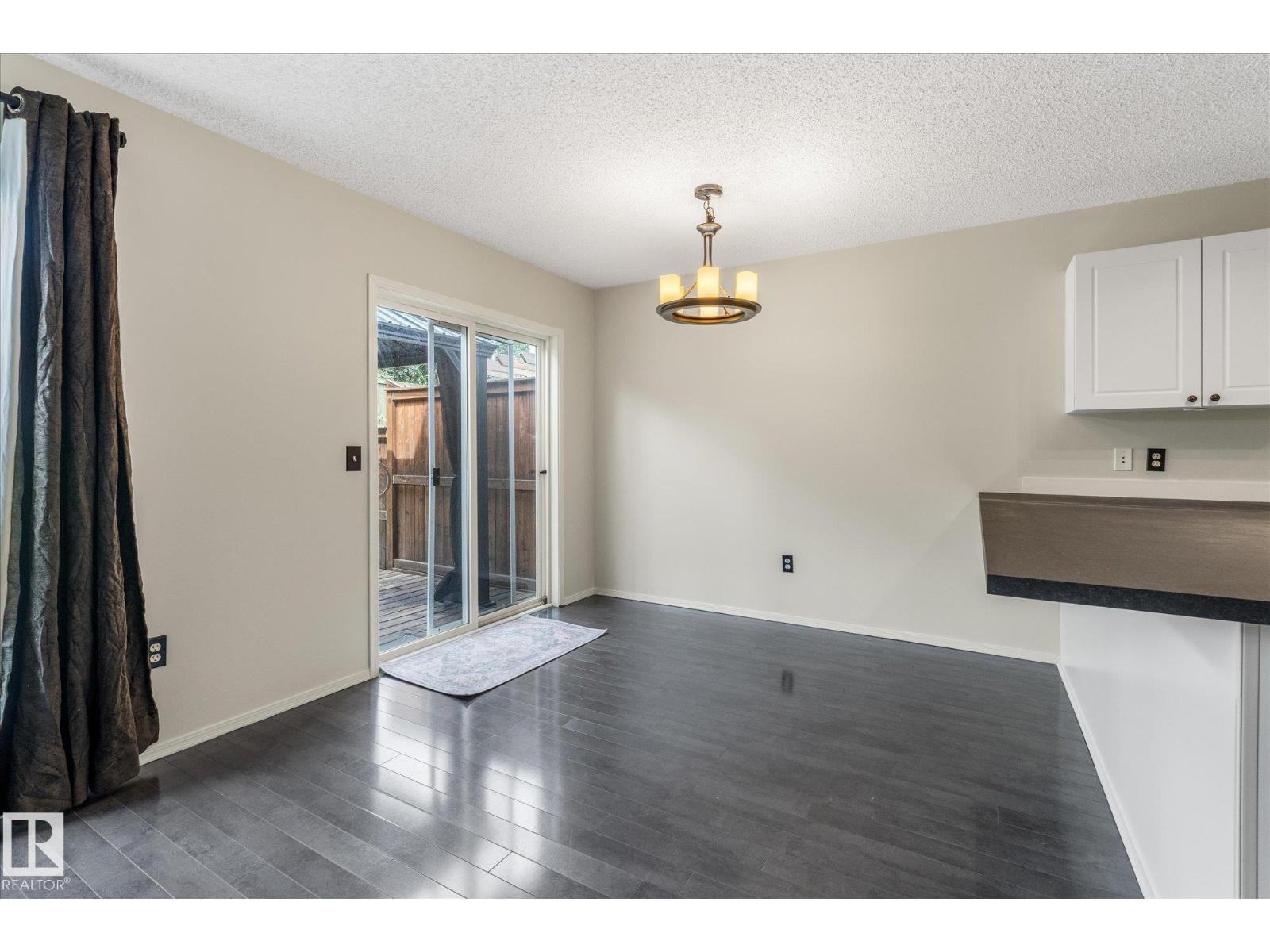 15 VENTURA ST - 15