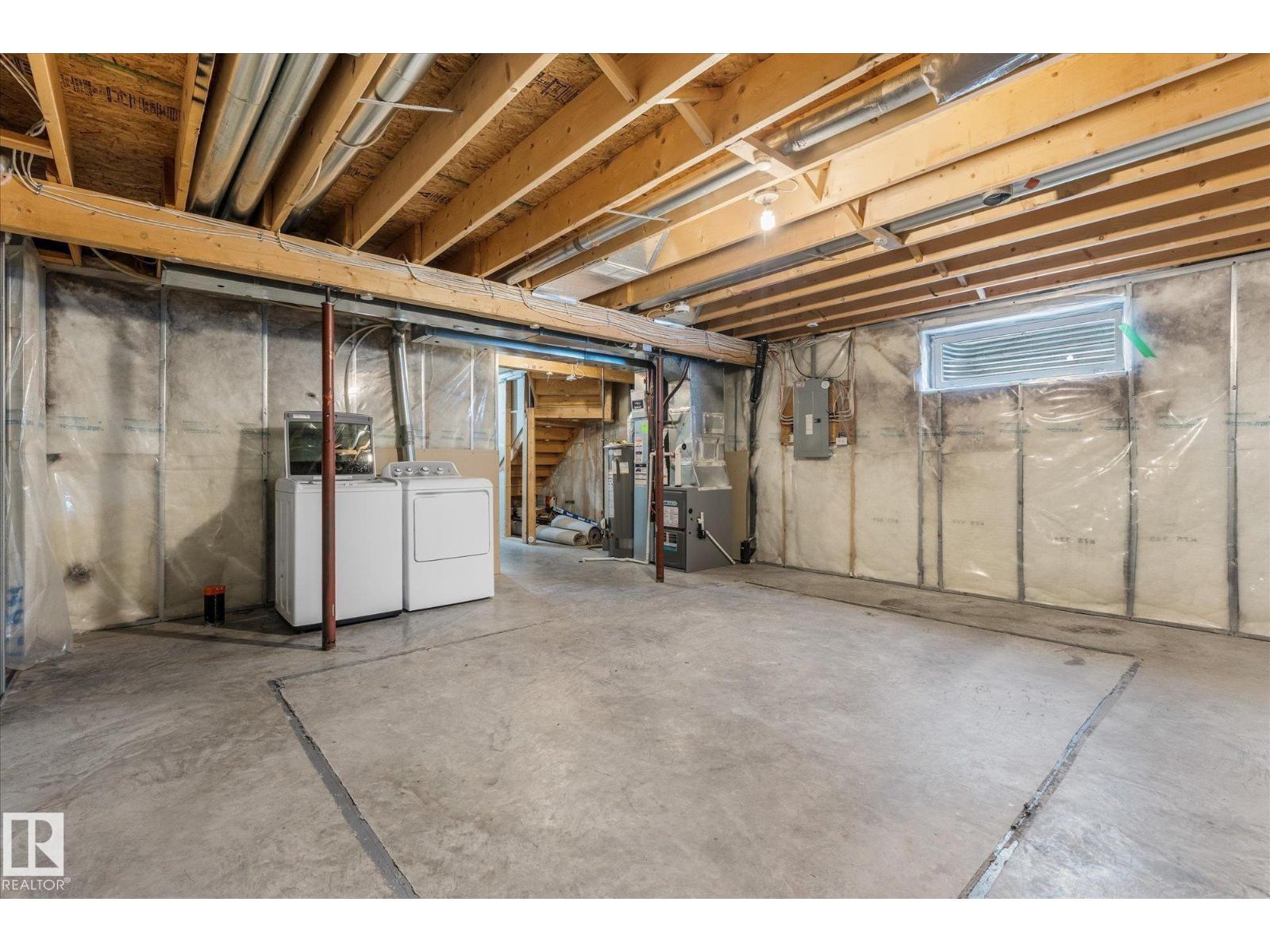 15 VENTURA ST - 33