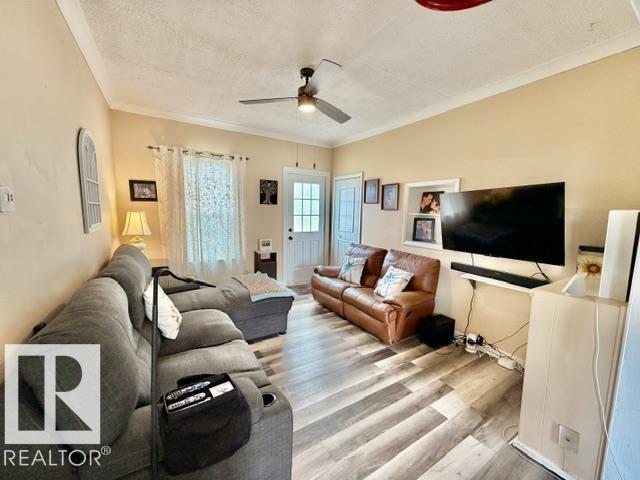 5505 45 AV — photo 13