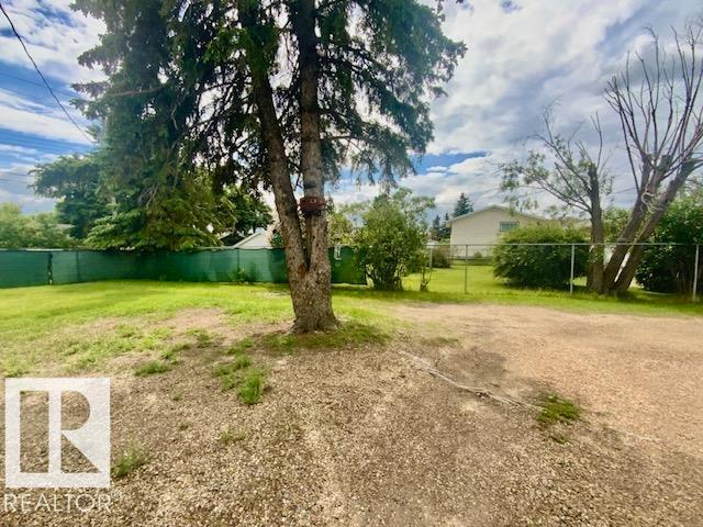 5505 45 AV — photo 32