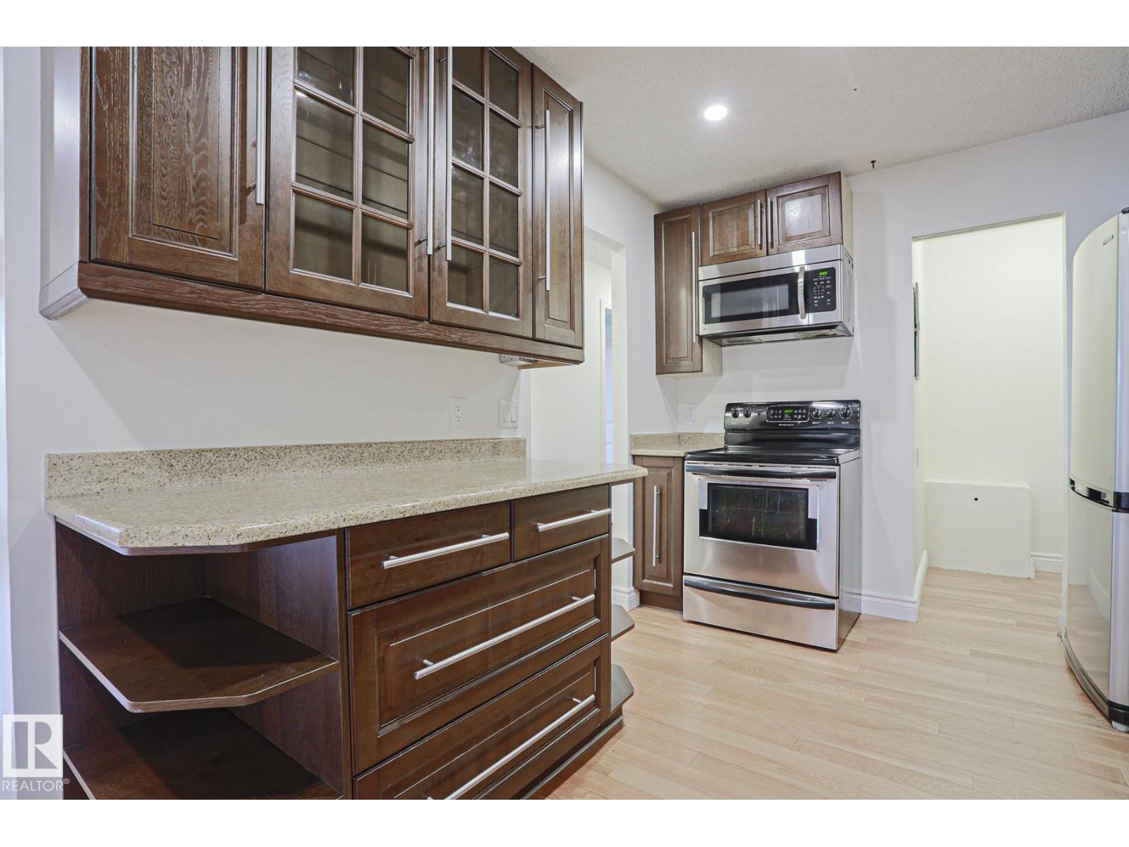 #52 2703 79 ST NW — photo 9