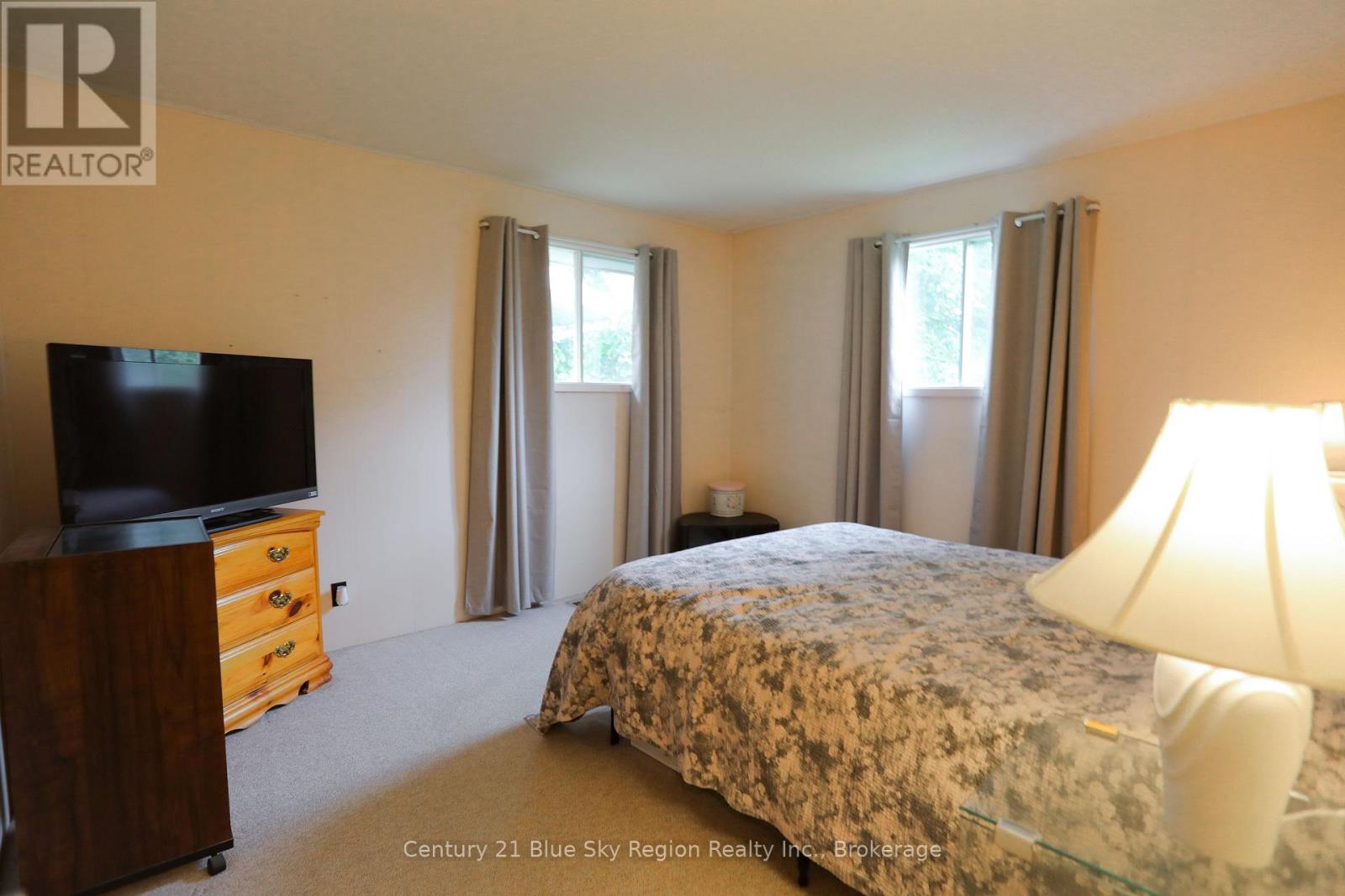 124 KING STREET W - 22