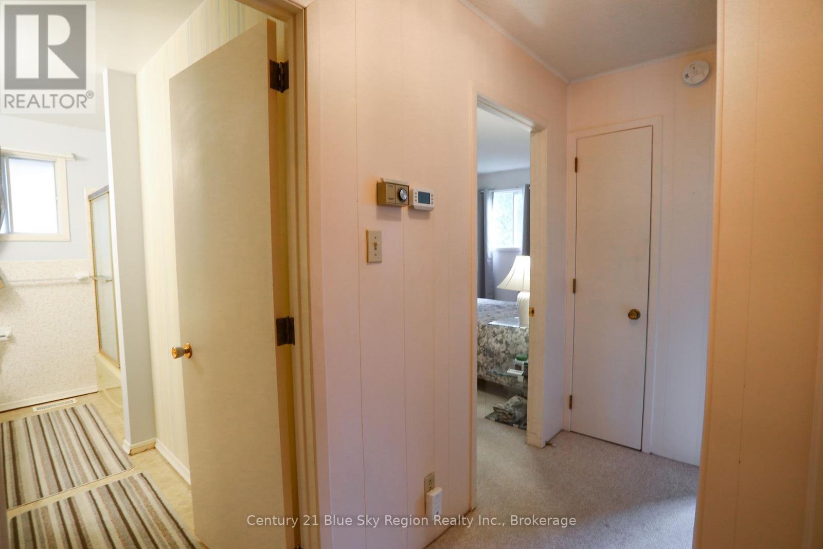124 KING STREET W - 19
