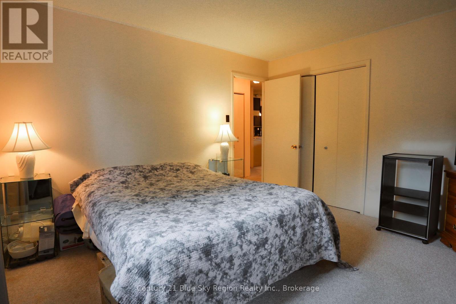124 KING STREET W - 23