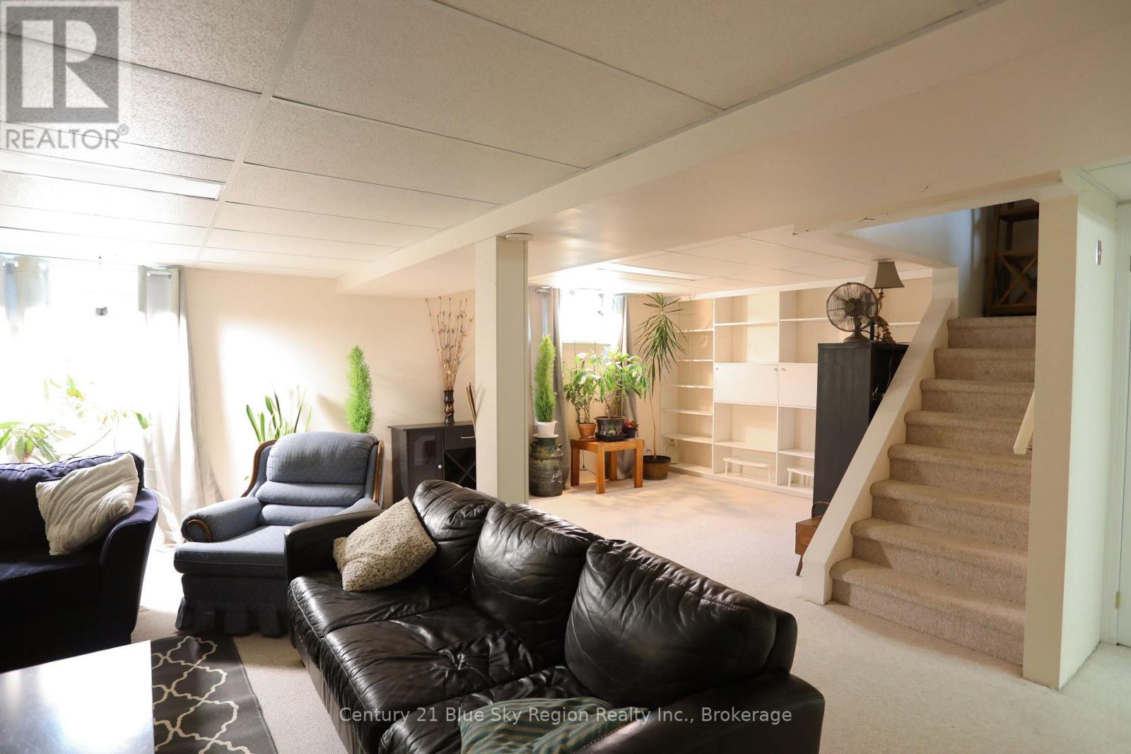 124 KING STREET W - 31