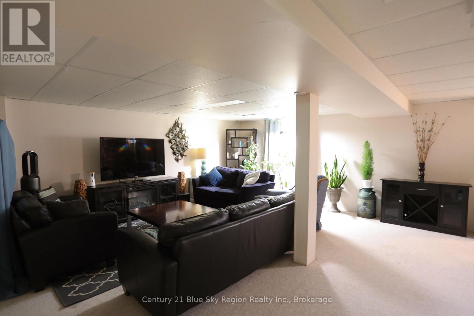 124 KING STREET W - 33