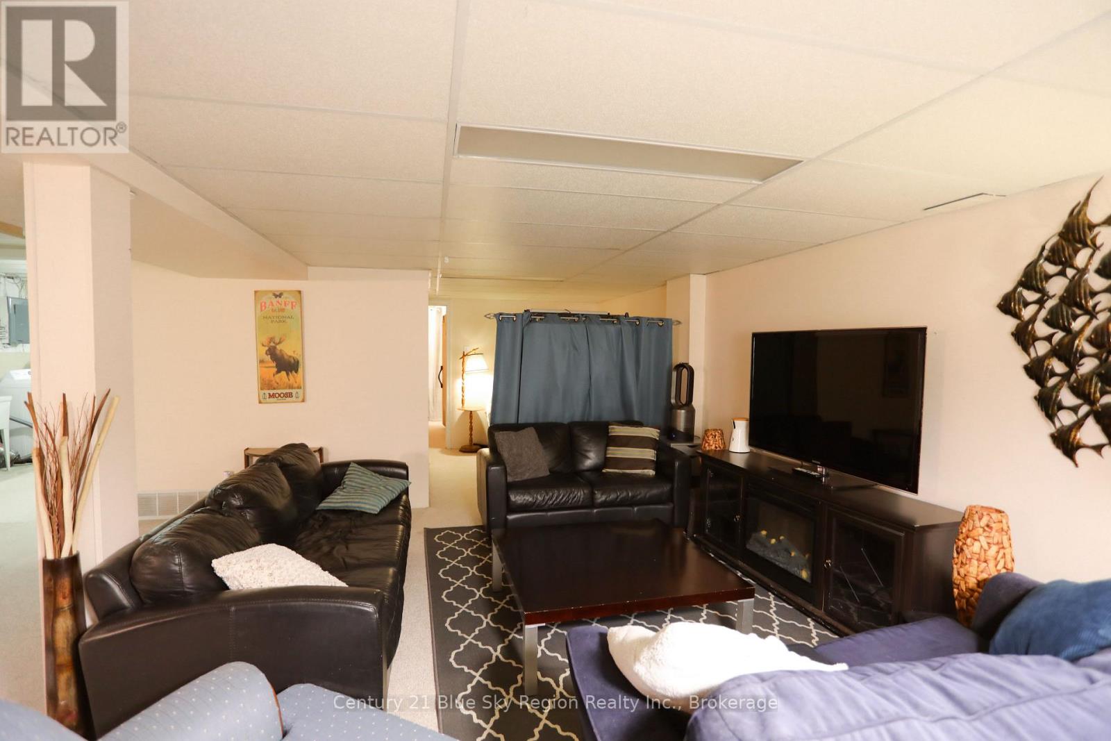 124 KING STREET W - 32