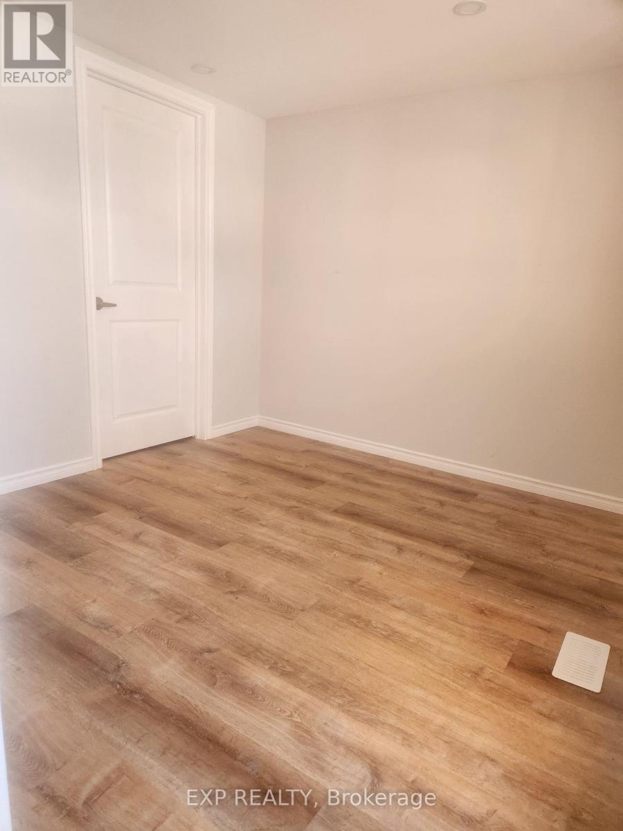 71 LAKESHORE ROAD E - 3