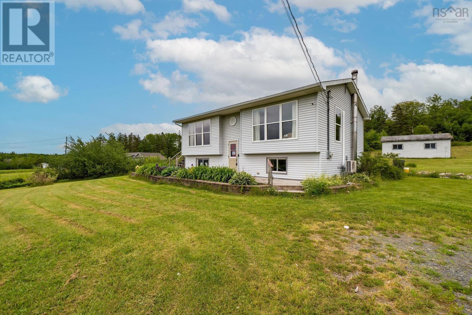 Property 2 of 38 of 1478 Highway 215