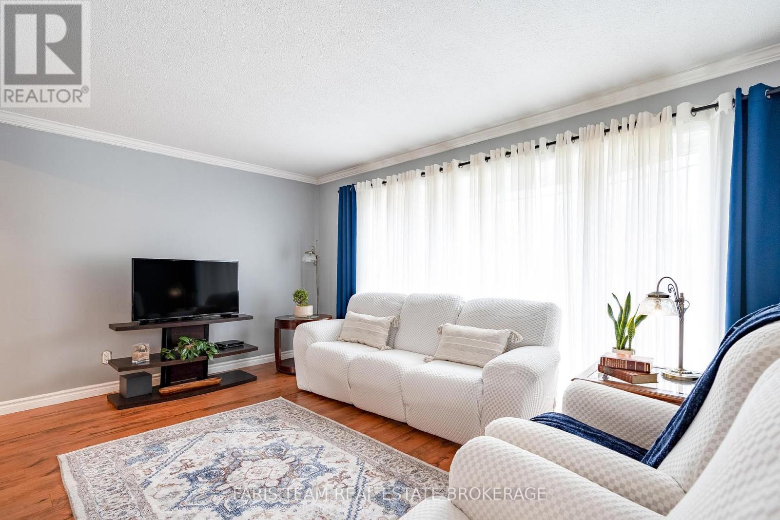 28 BROMLEY CRESCENT - 13