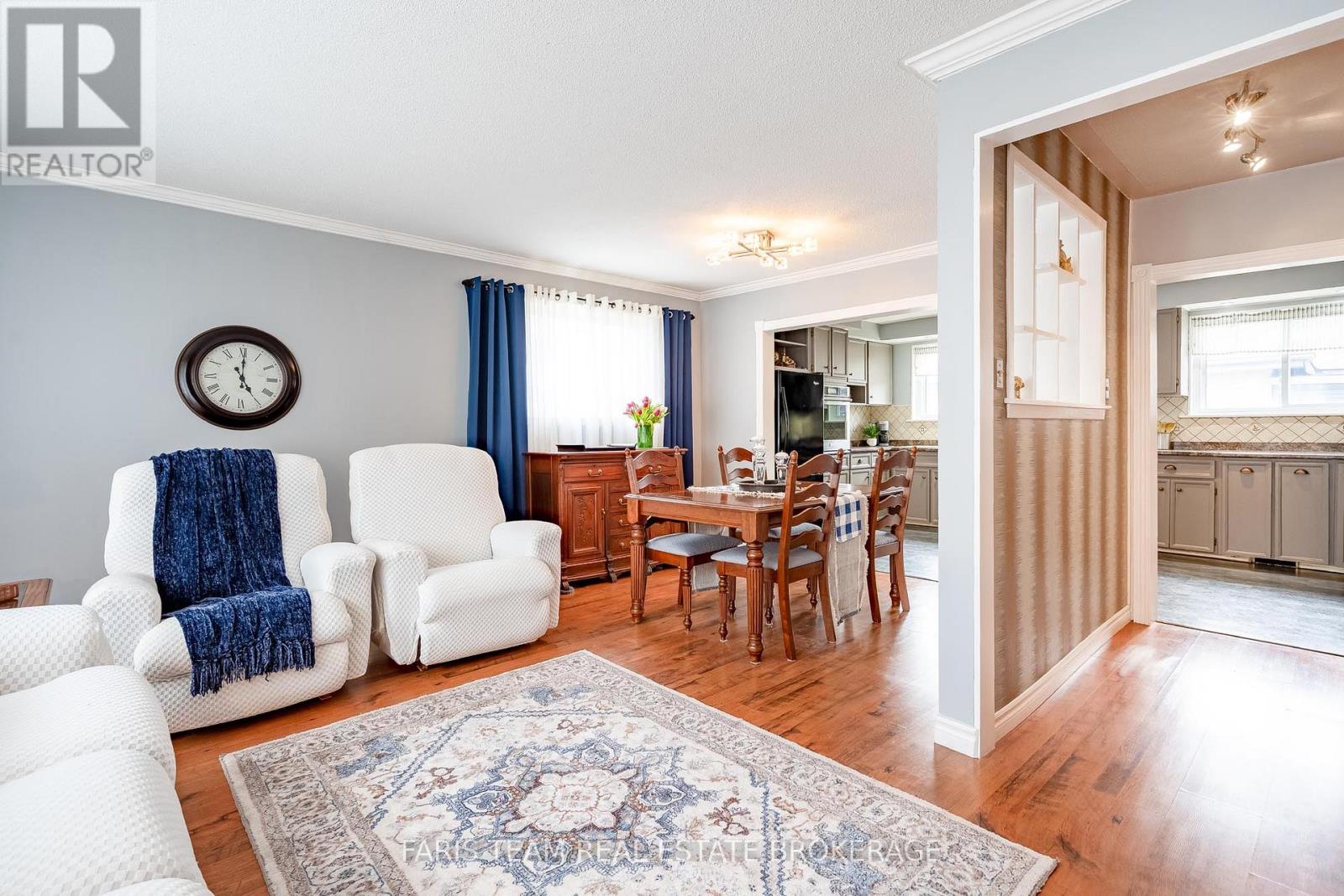 28 BROMLEY CRESCENT - 15