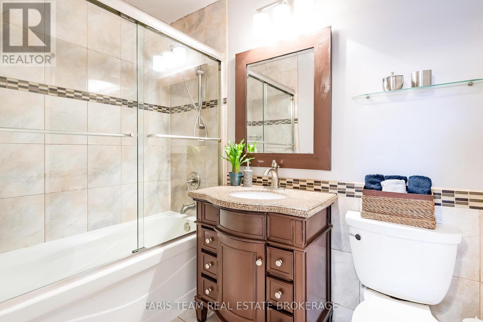 28 BROMLEY CRESCENT - 23
