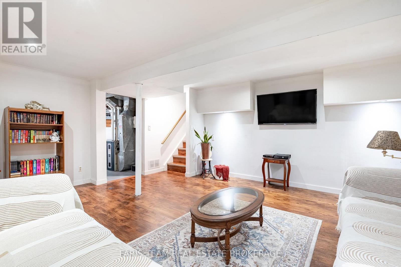 28 BROMLEY CRESCENT - 25