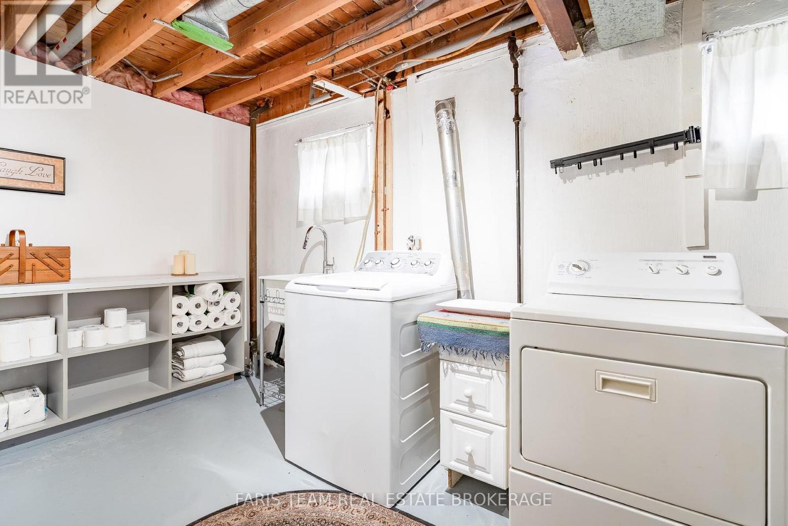 28 BROMLEY CRESCENT - 27