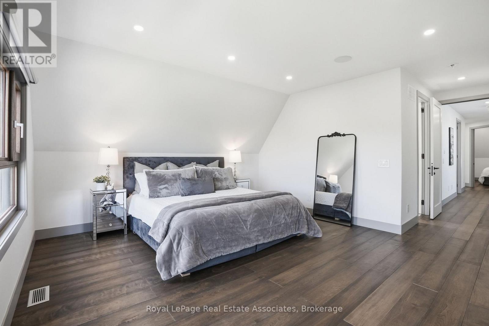 357B MELROSE STREET - 21